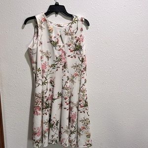 Bought for Easter last year. Euc only worn one time.